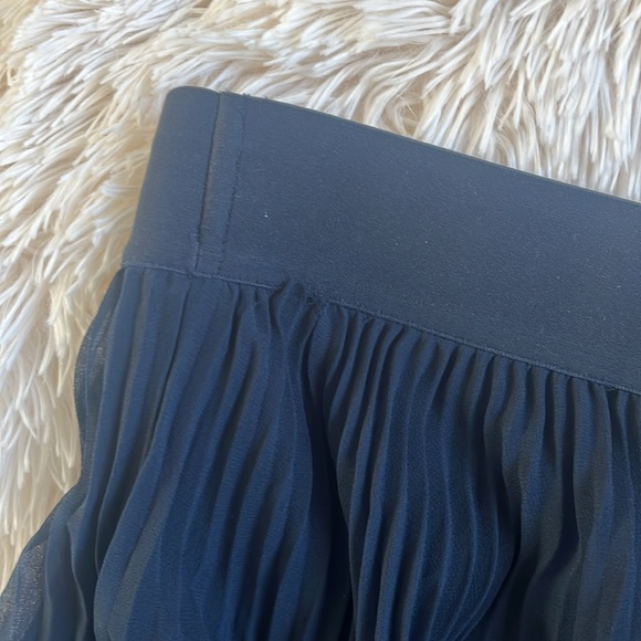 XXS WILFRED TWIRL PLEATED SKIRT NAVY BLUE - Picture 9 of 9